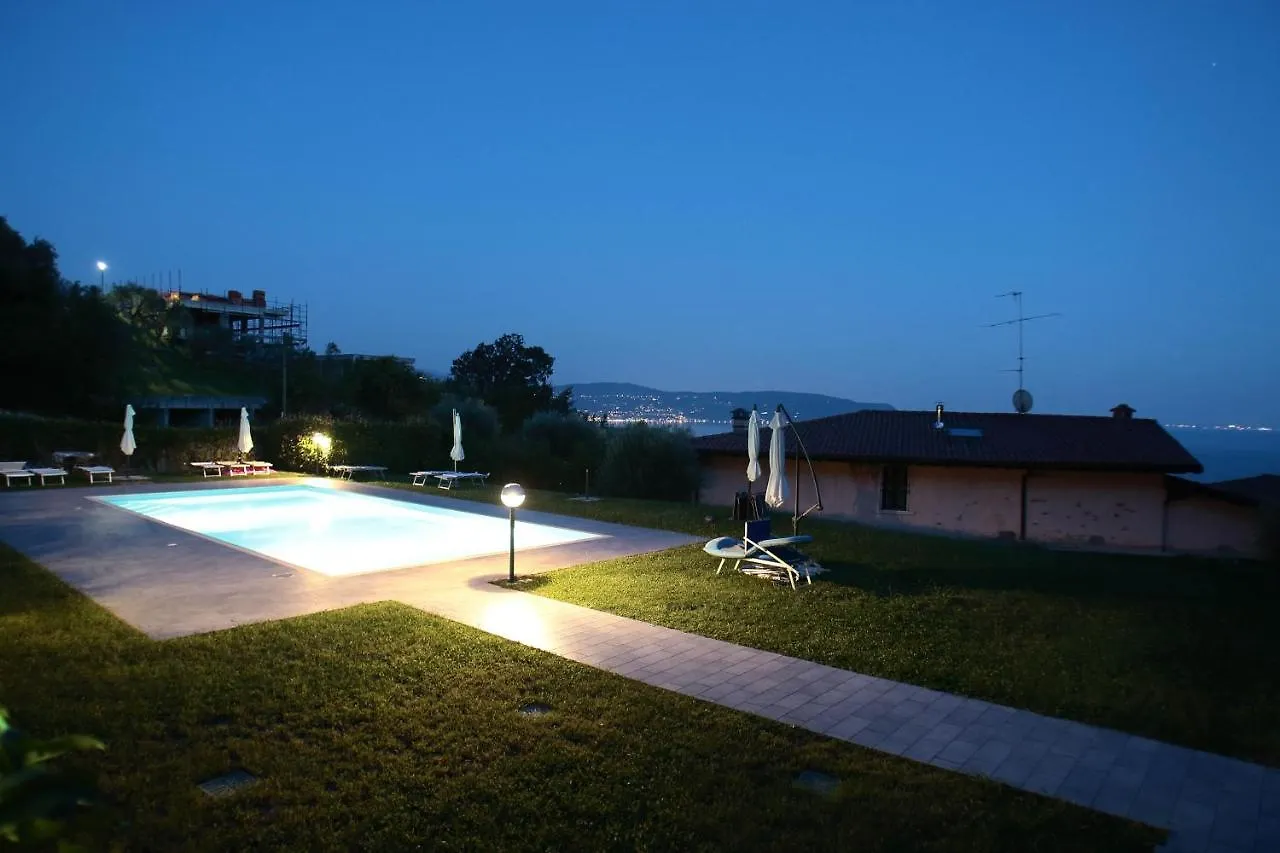 Panorama Lake View, Pool & Garden, 2 Bathrooms, Kingsize & Single-Beds, Fast Internet توسكولانو ماديرنو شقة