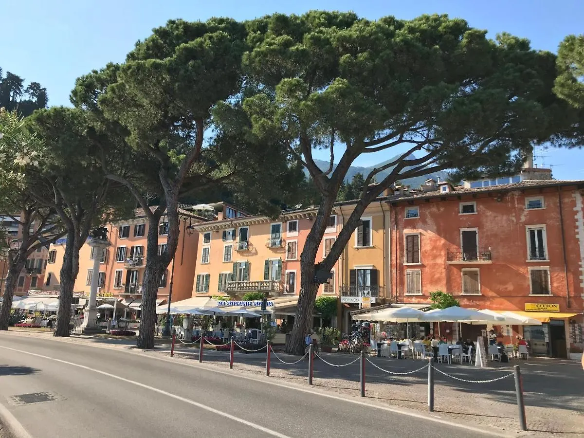 Panorama Lake View, Pool & Garden, 2 Bathrooms, Kingsize & Single-Beds, Fast Internet Toscolano Maderno 0*,