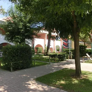  Apartment Villaggio Ginepri Italien